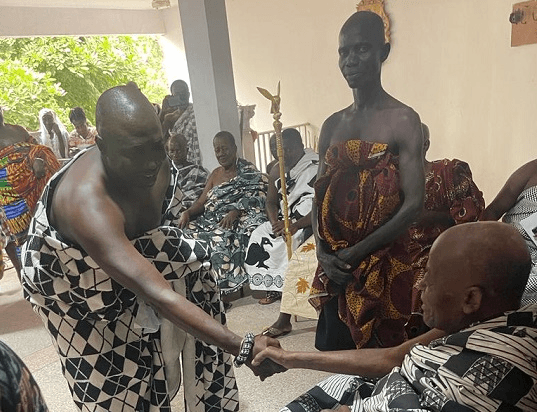 Omanhene Nana Akuoko Sarpong honours Dompiahene for bringing rapid dev’t to Agogo