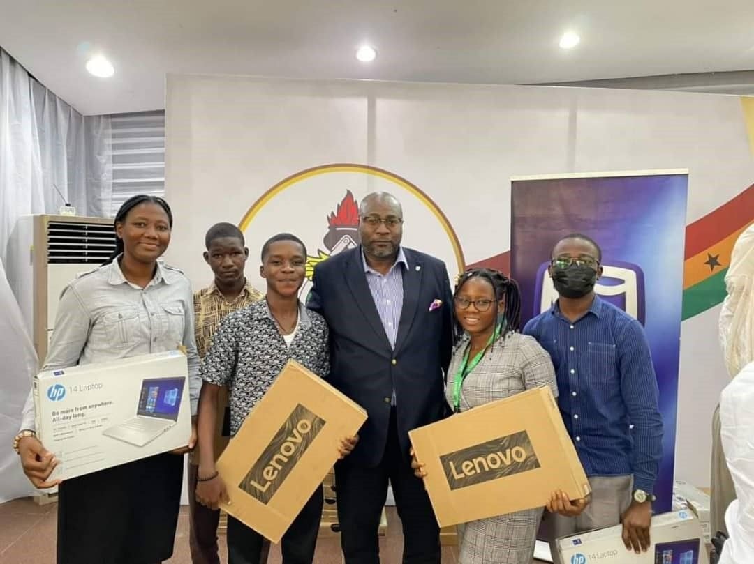 Stanbic presents second batch of laptops to KNUST students