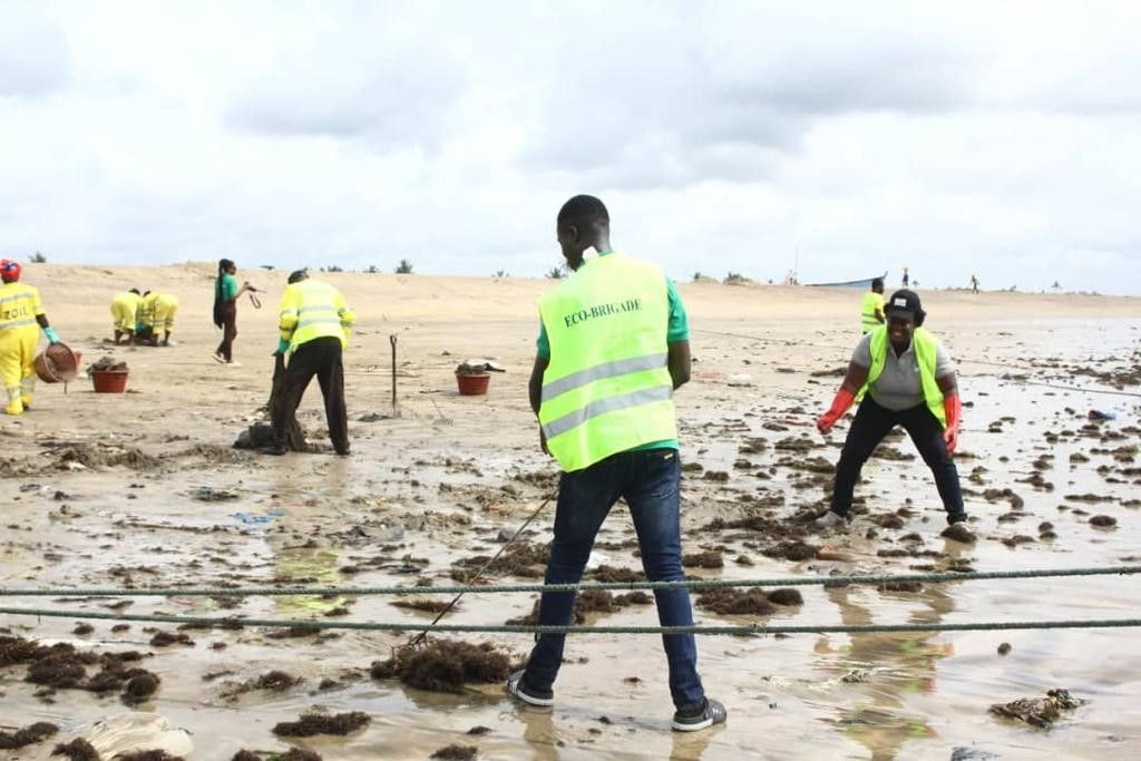 EcoZoil marks World Water Day with beach clean-up and public sensitization exercises