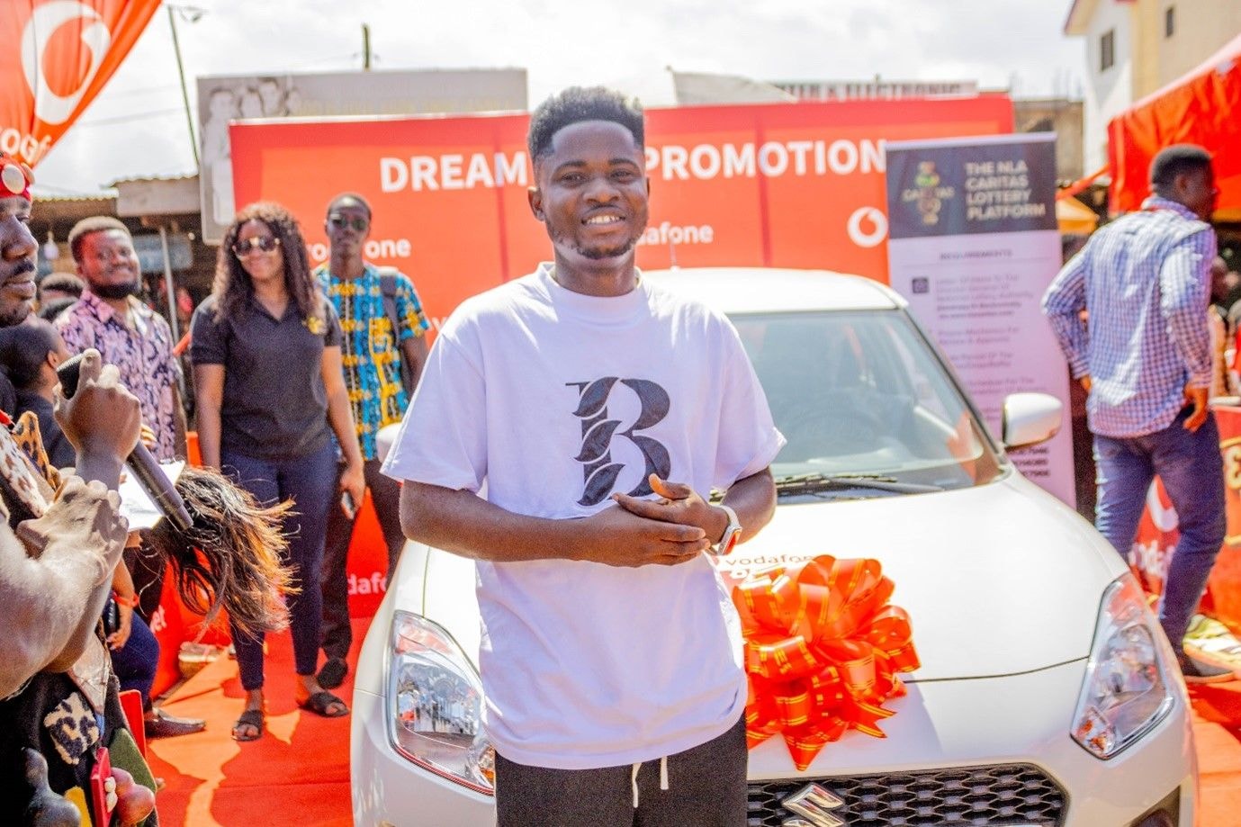 Vodafone gifts car, mobile phones, & other items in Dream Car Promotion