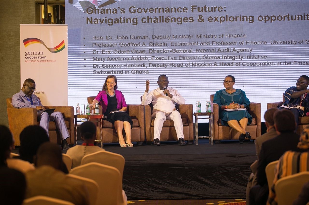 Strong, accountable public institutions key to overcoming economic challenges
