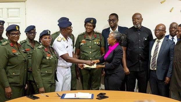 Insurance industry donates medical support to military recruitment stampede victims