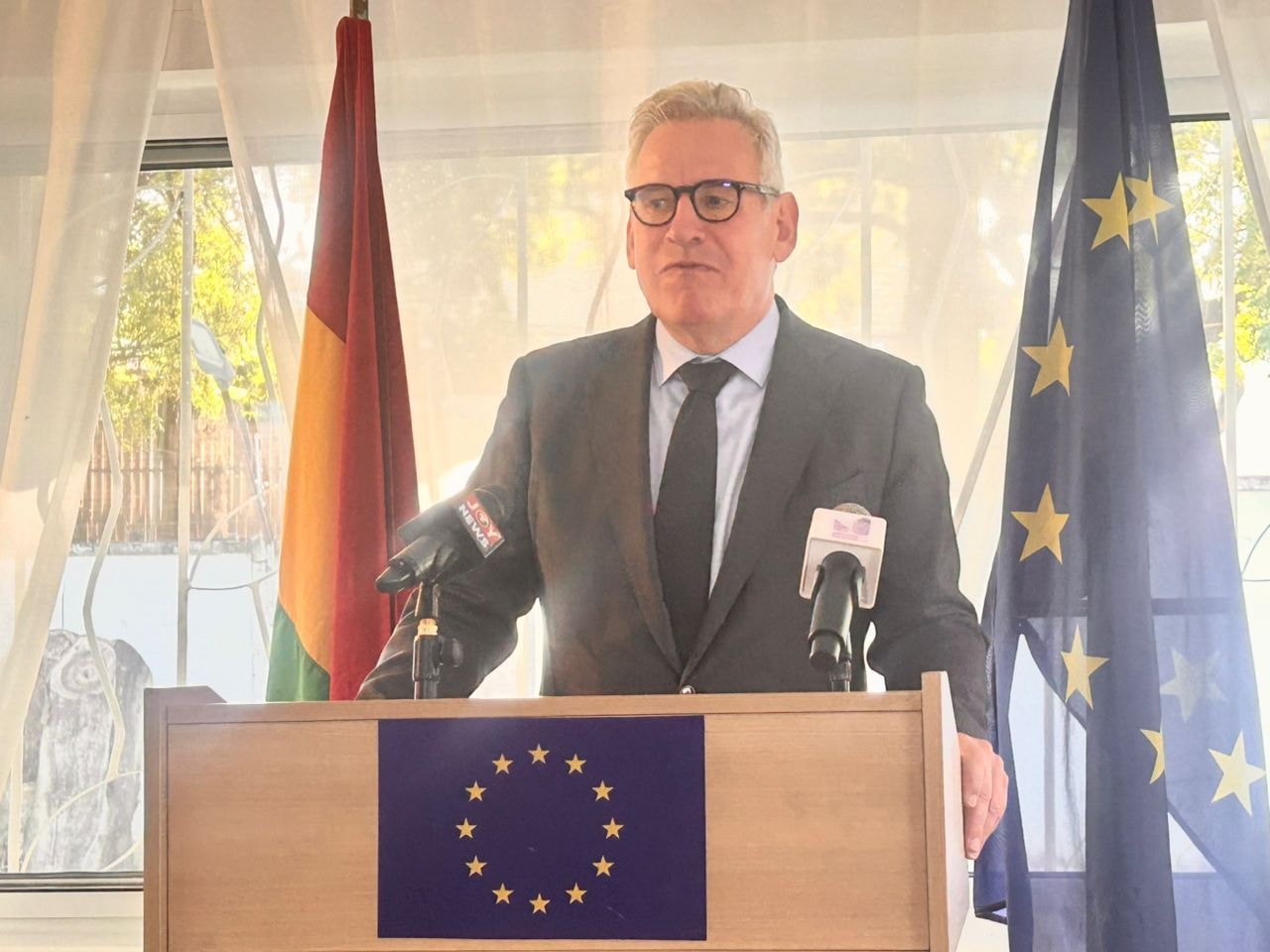 EU touts balanced trade model