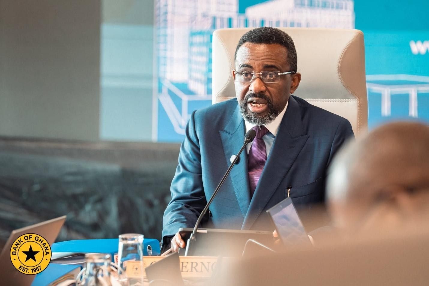 Debt risks shift to domestic banks 