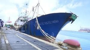 Recalcitrant Chinese-owned trawler re-licensed     … despite committing same illegal fishing offences twice and failing to pay fine