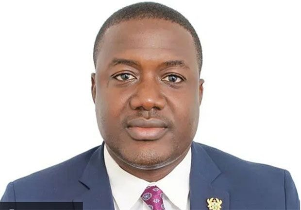 Fawaz Aliu receives congratulations from fellow CSIS AIF  Alumni