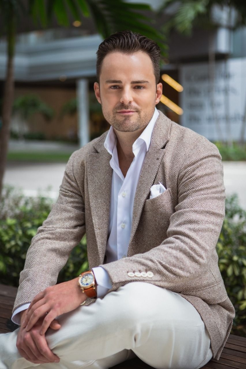 Great Opportunities Don't Knock Twice per Shane Currey