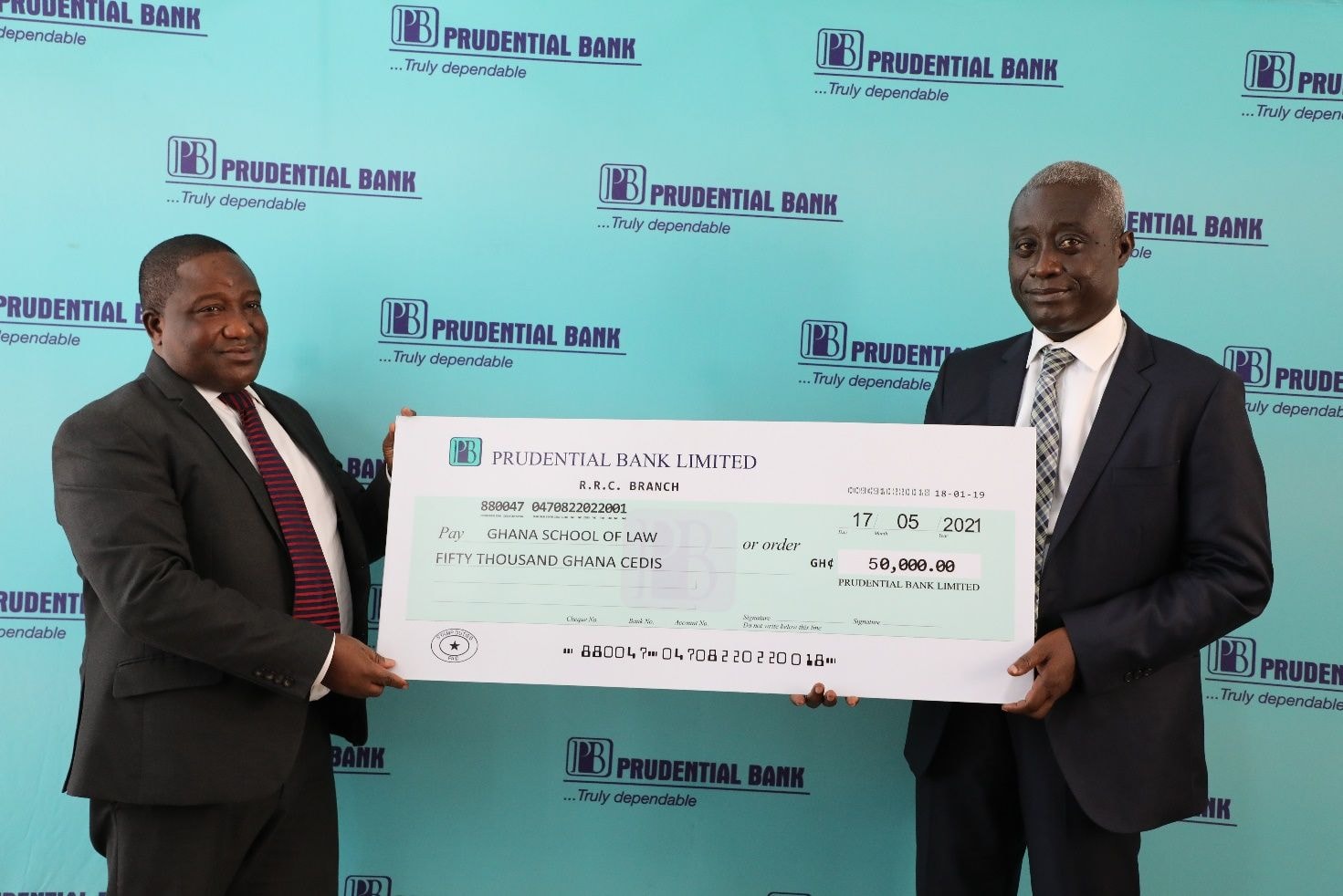 Prudential Bank donates GH¢50,000 to Ghana School of Law