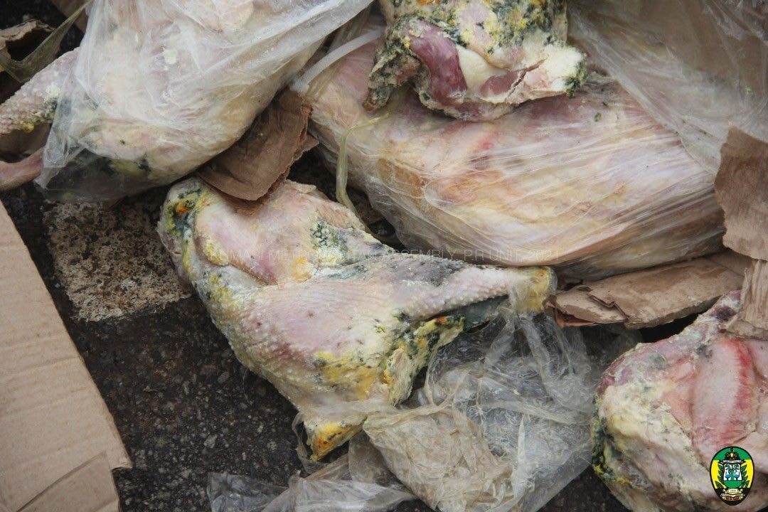 Unwholesome chicken sale in Kumasi  …Environmental Health Officers on high alert