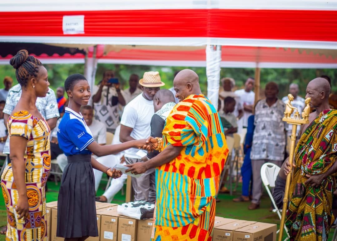 Family of late Nana Enoo Mutaku II build ICT centre in his honour
