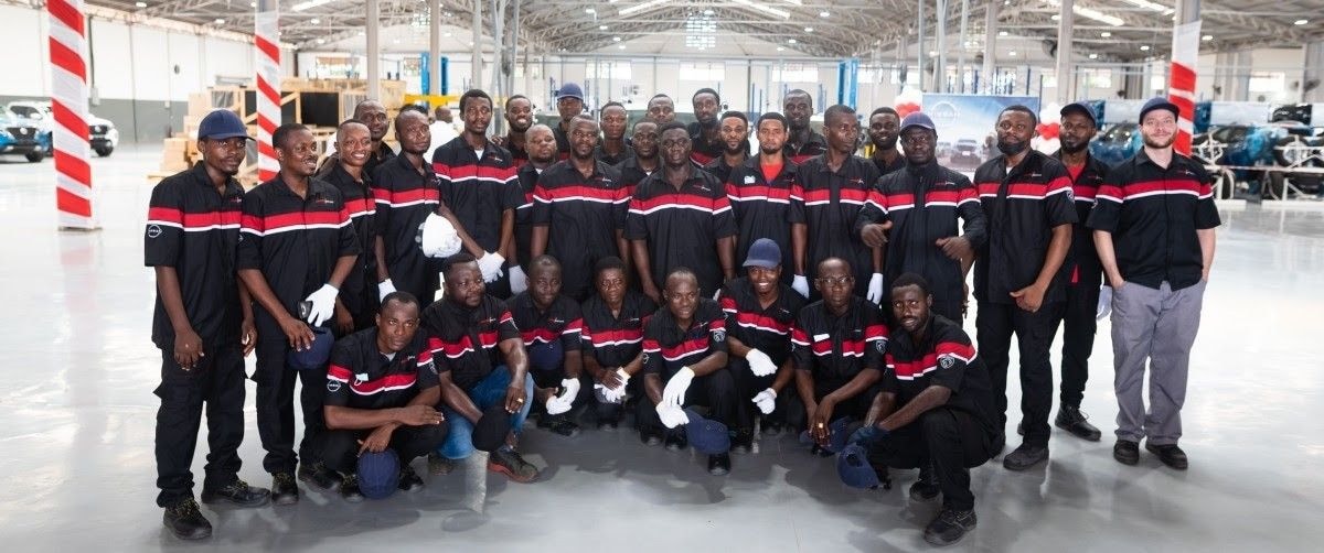 Motoring with Bob Roco Romeo: Japan Motors produces 100 new Navara cars into local market