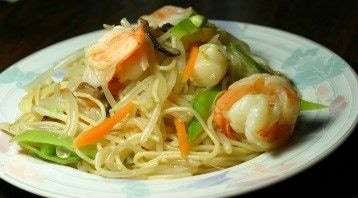 Recipes with Dainess Chef School: Seafood chow mein