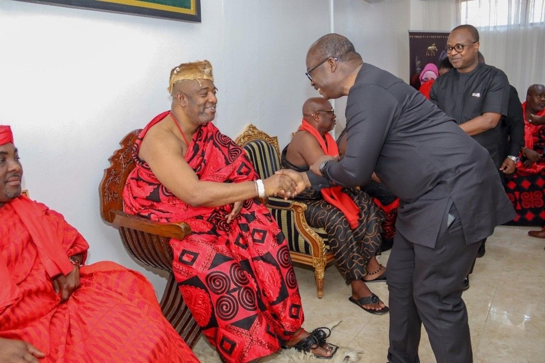 BoG Governor signs book of condolence in memory of late Ga Manye