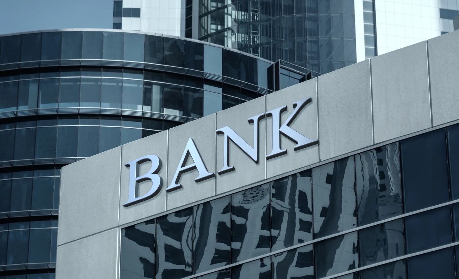 Managing uncertainty in banking sector: Strategies for stability and growth