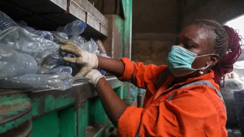Empowering women and youth: The social revolution in the waste sector