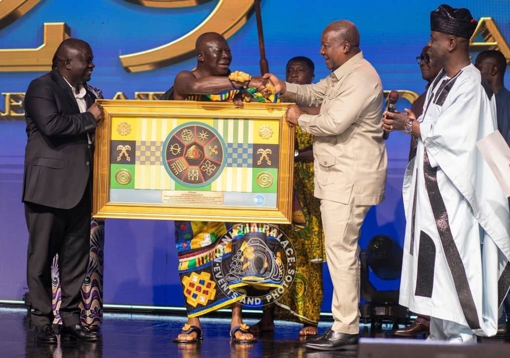GJA honours Asantehene for exemplary leadership