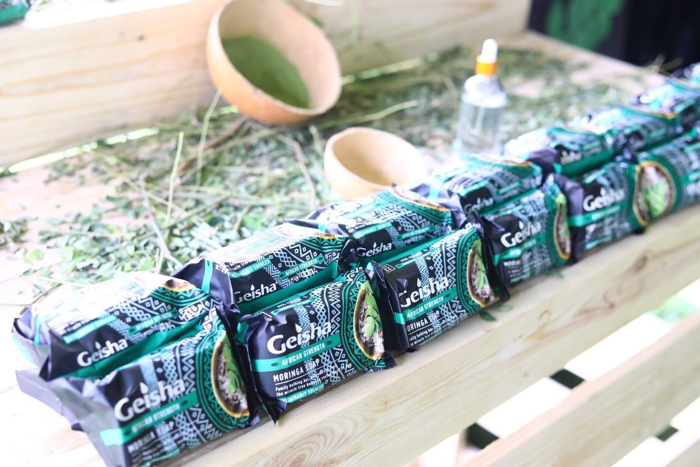 Geisha black soap and moringa oil: let’s evolve with Africa’s well-kept skincare secrets