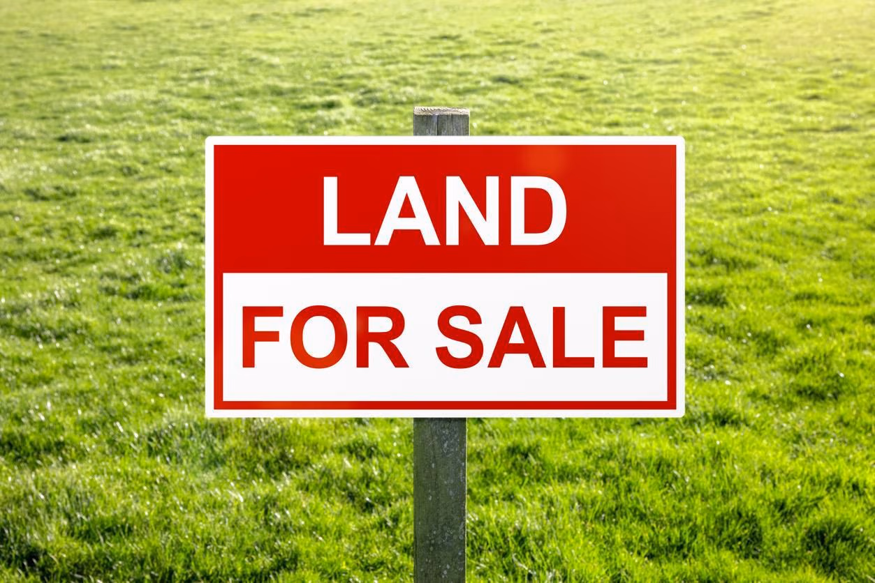 REAL ESTATE MINUTE With Cyril Nii Ayitey Tetteh: Best areas to buy land in Accra - The real cost and risk