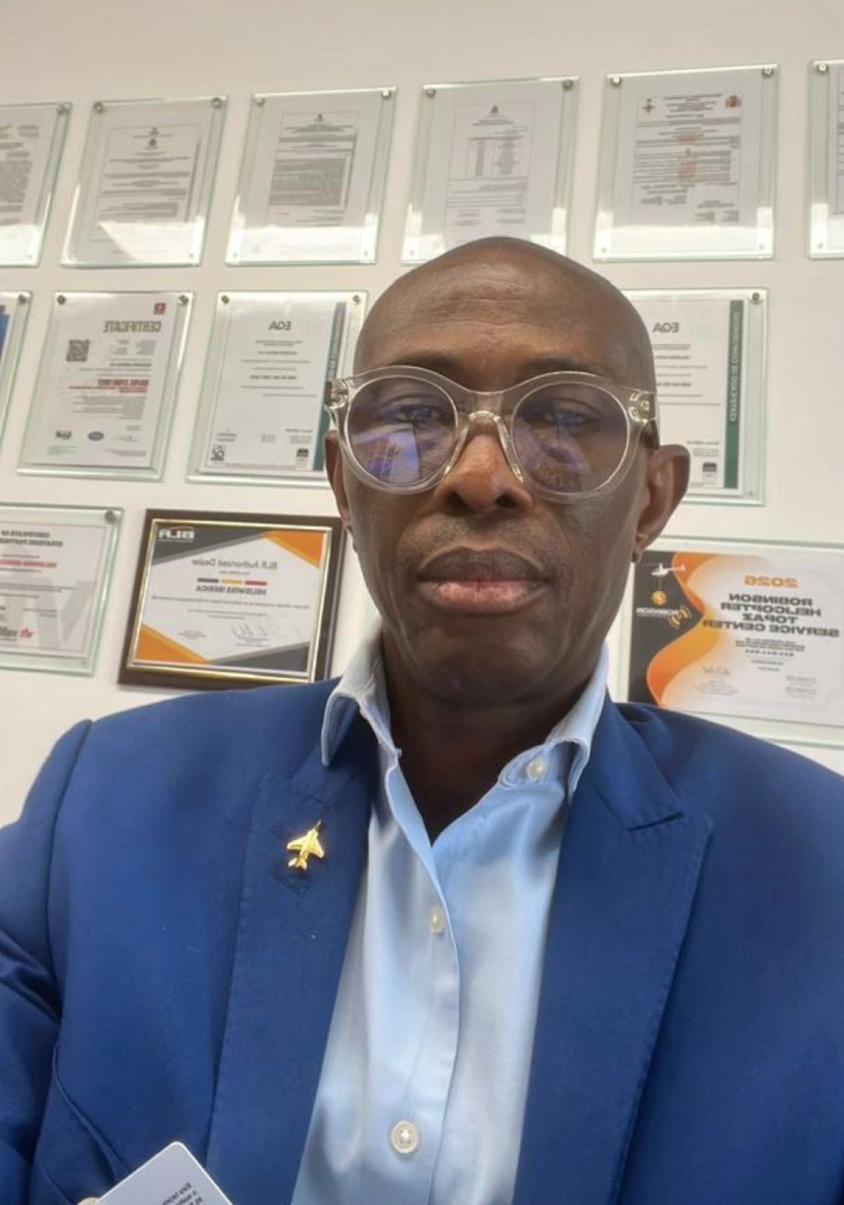 Swiss cheese model ( 1 )