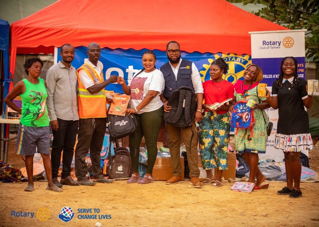 Rotary Clubs of Ghana supports Appiatse school children
