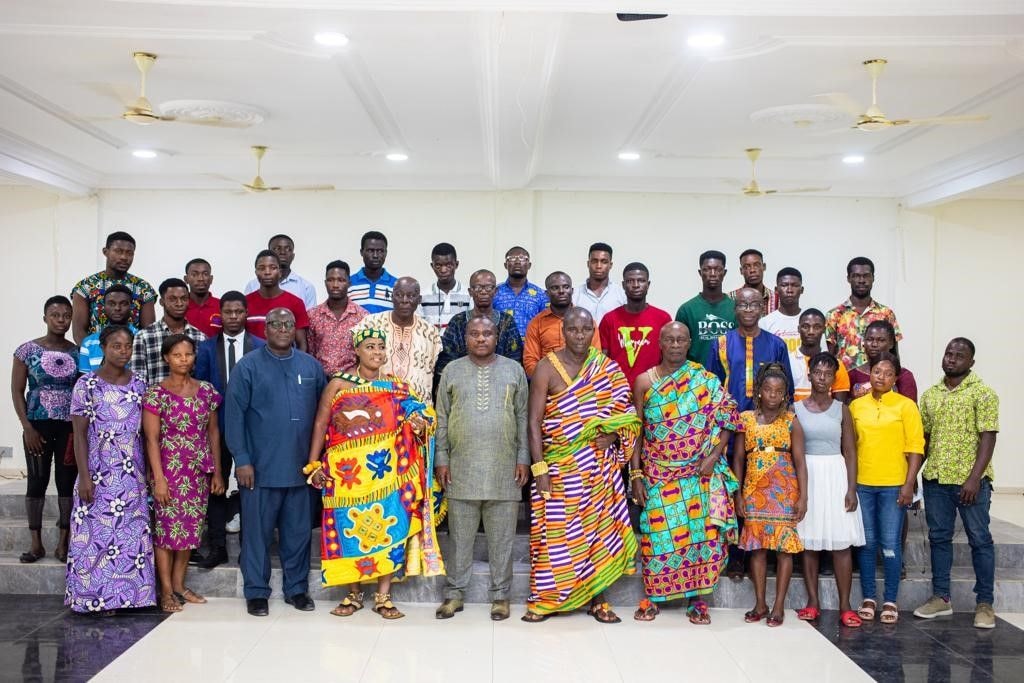 WAPCo presents start-up tools and scholarships to students in host communities