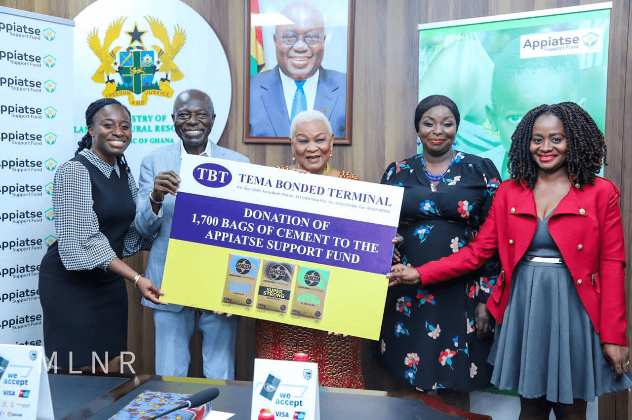 Peewood and Tema Bonded Terminal donate 1,700 bags of cement to Appiatse Support Fund