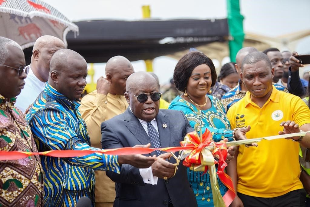 President inaugurates 100 sets of mercury-free gold processing equipment