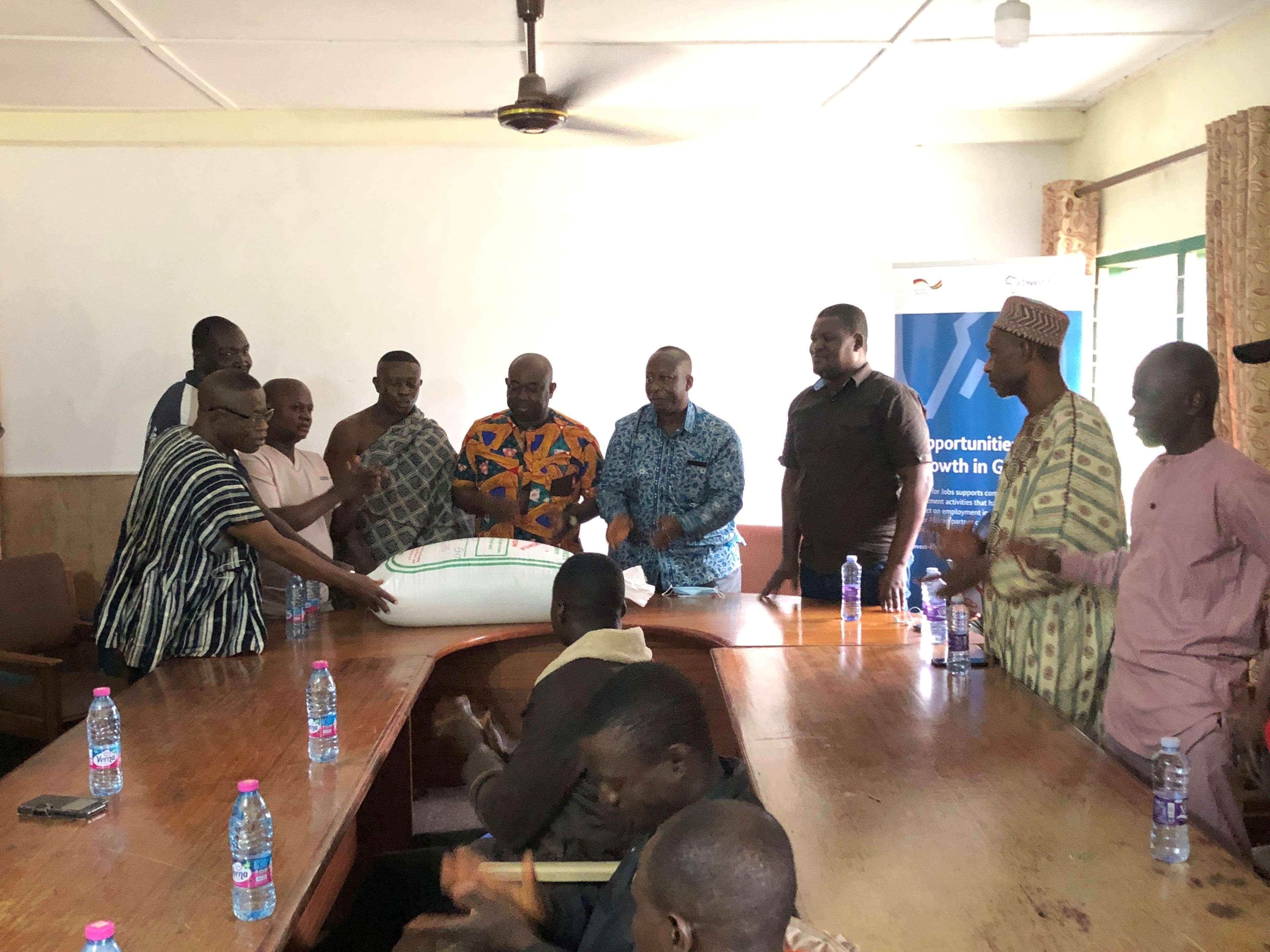 800 Sekyere South District farmers receive rice seeds