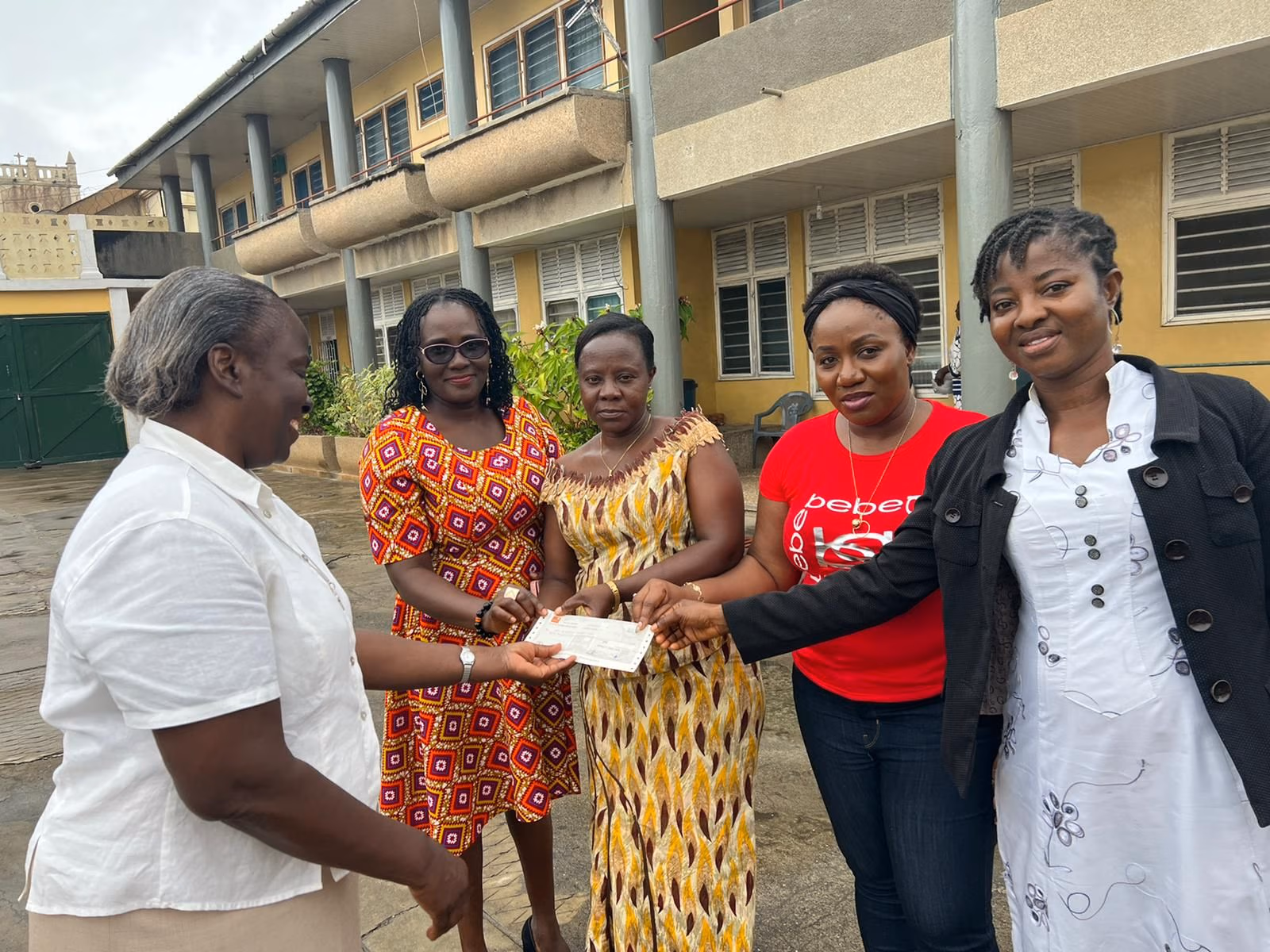 OLA Alumni supports Alma Mater with GH¢20,000