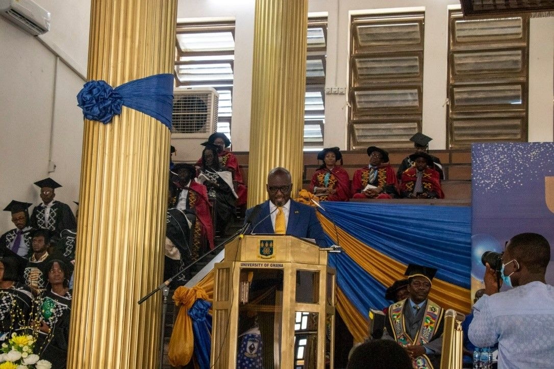 UMB CEO urges graduates to take advantage of digital tools