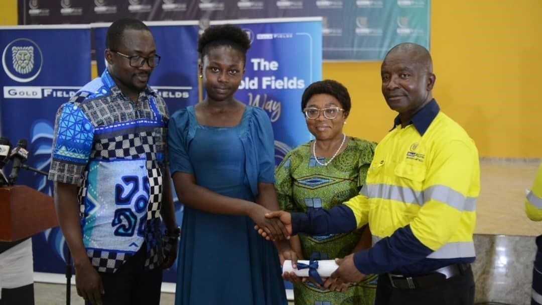163 students get scholarships from Gold Fields Ghana Foundation