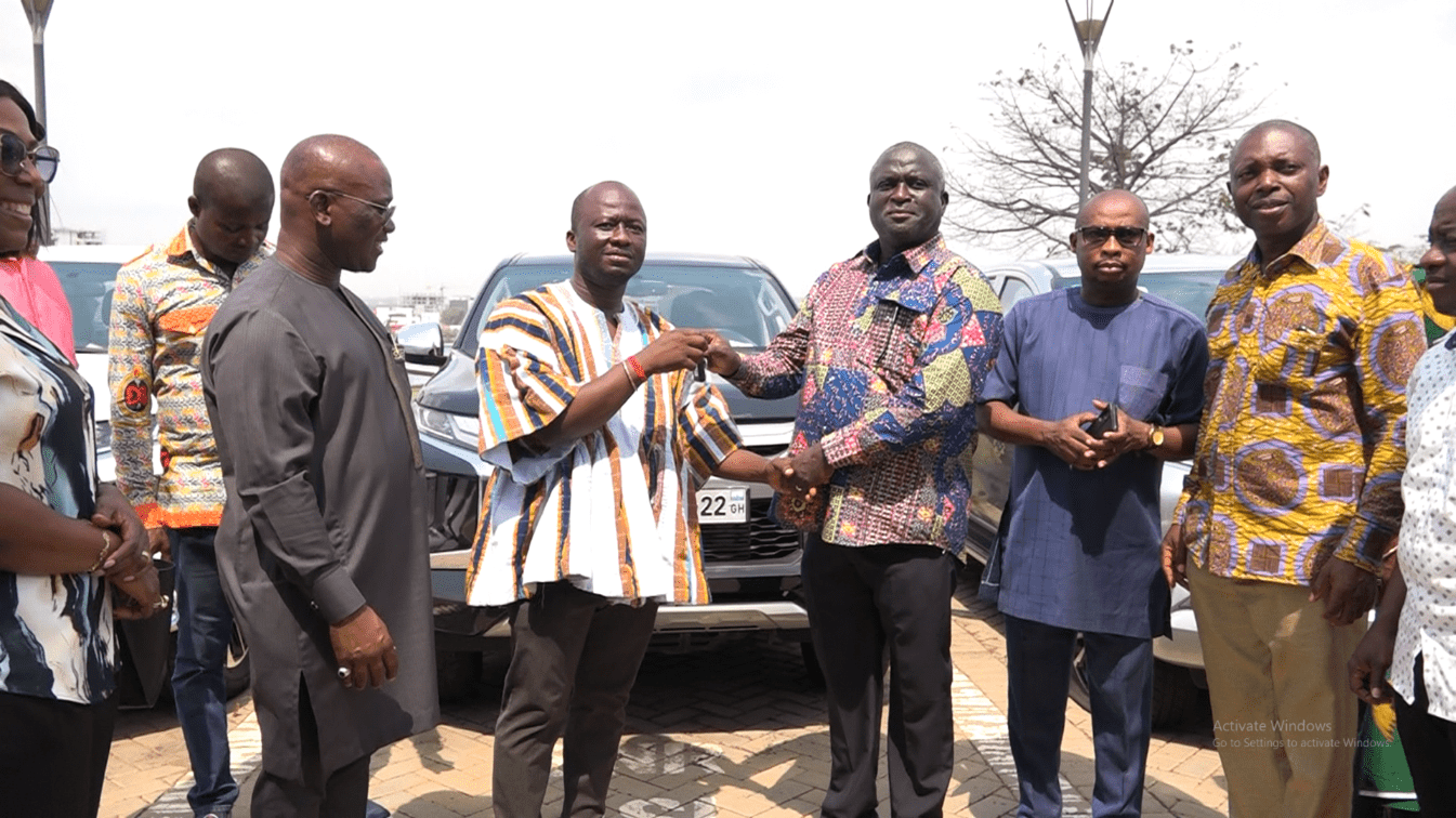 Gov’t presents vehicles to 14 coastal communities