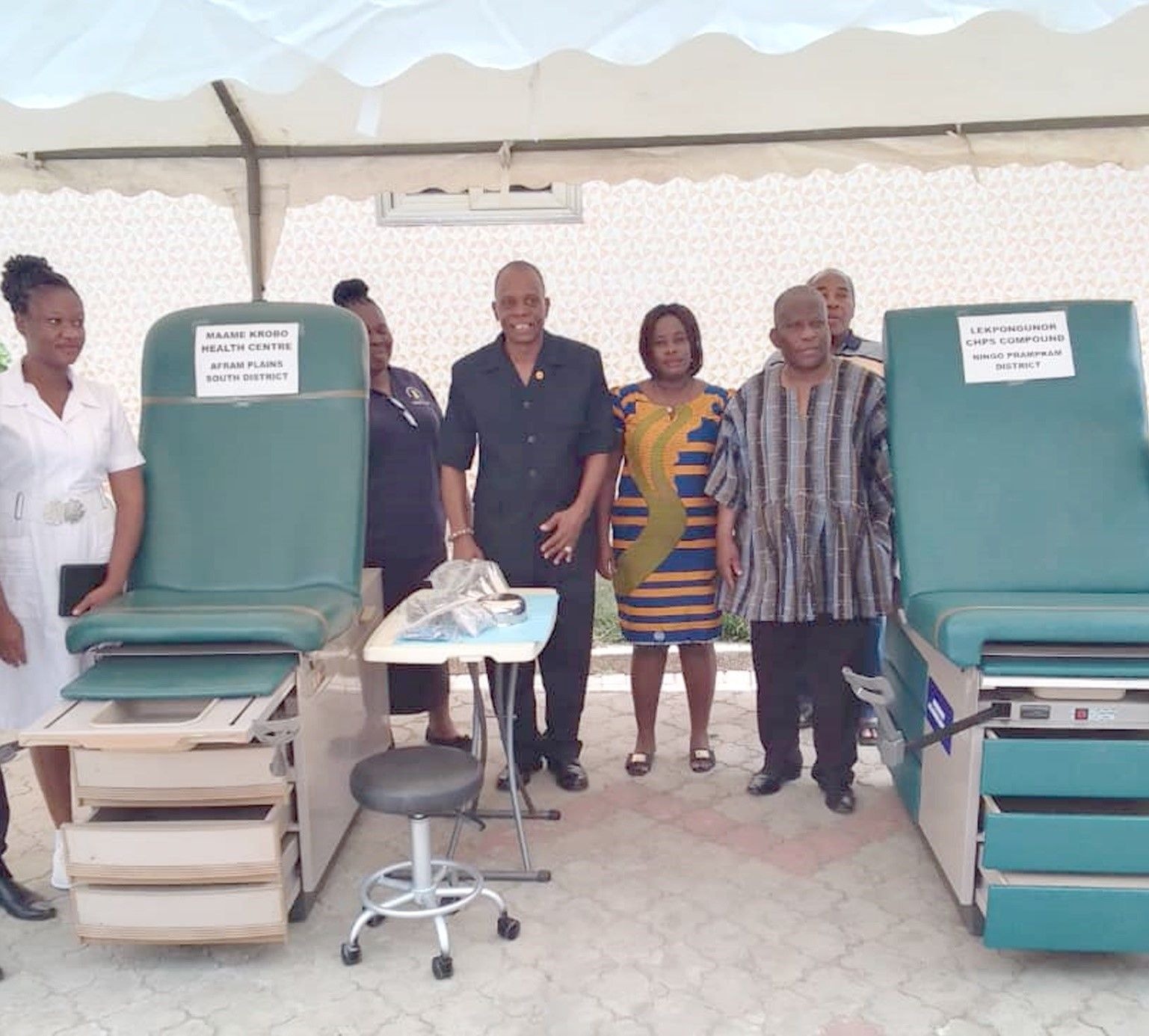 Philanthropist donates two American-made delivery beds to deprived districts