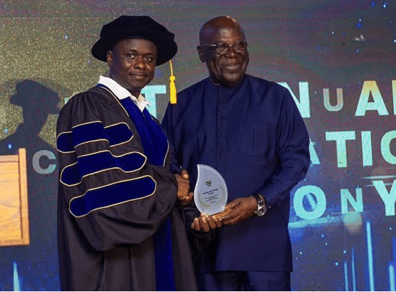Dr Michael Owusu receives prestigious AI pioneer in innovation & excellence award