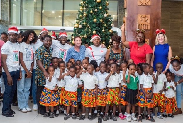 Clubhouse brightens up StandChart HQ building for Christmas