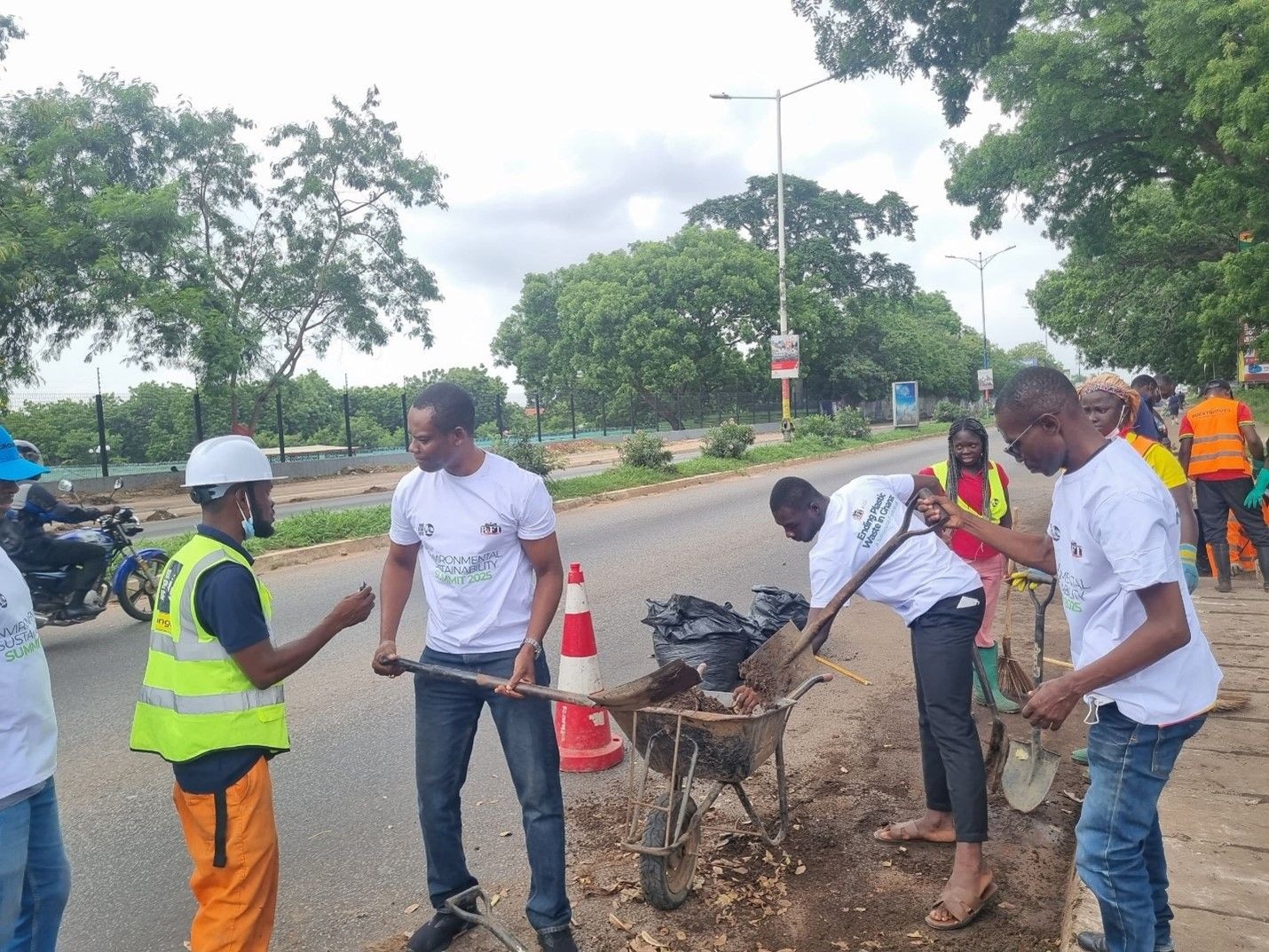 B&FT collaborates with Buz Stop Boys to clean 37 Hospital, ahead of ESS 2025