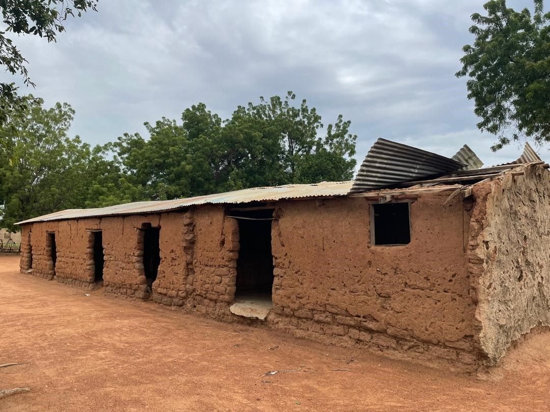 Dilapidated classroom forces Wulling primary school pupils to study under trees