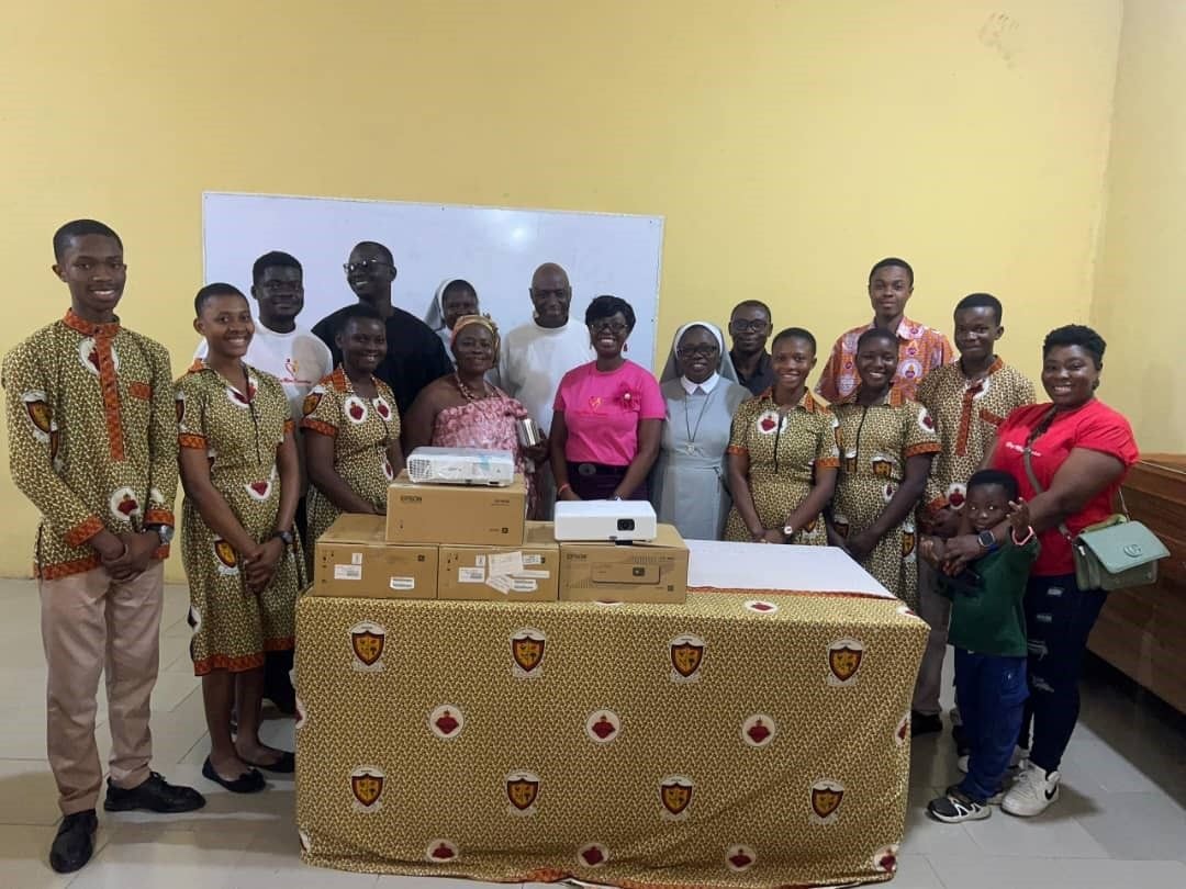 MagMina Foundation supports SAHESS with projectors to enhance STEAM education