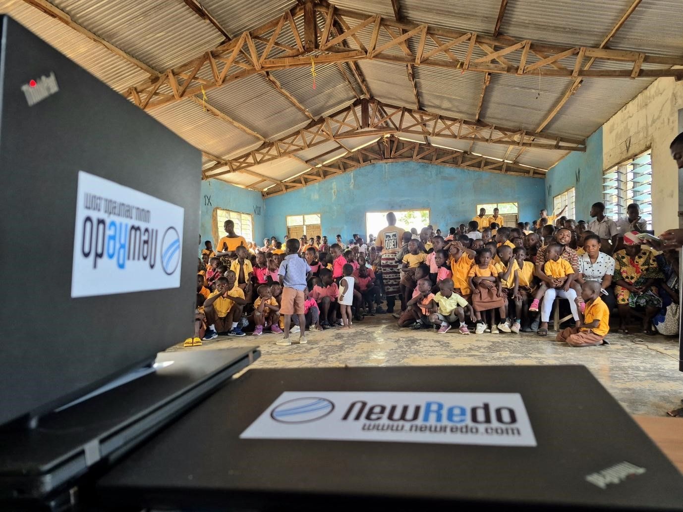 NewRedo brings technology to Salo community through donation