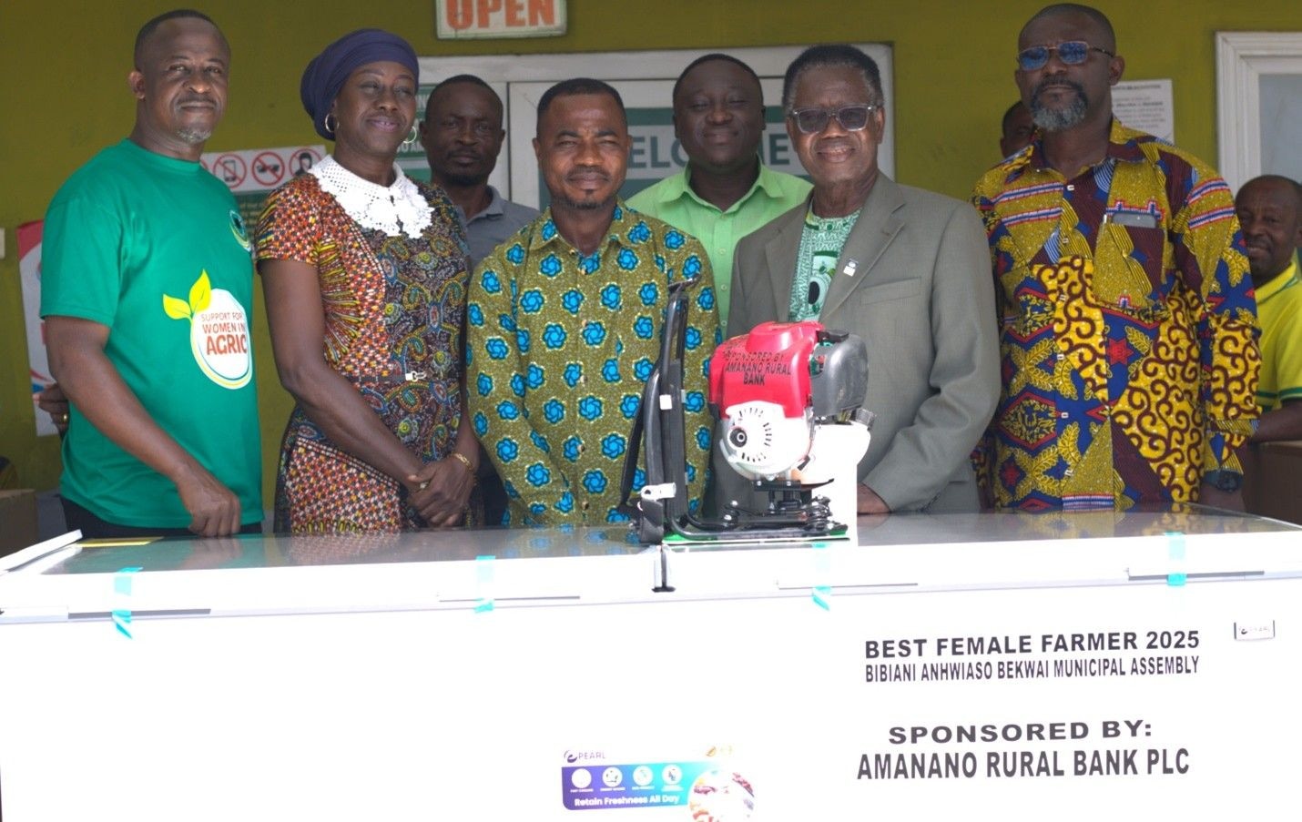 Amanano Rural Bank donates to support female farmers on Farmers’ Day