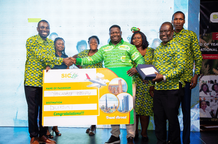 SIC Life awards staff, sales reps