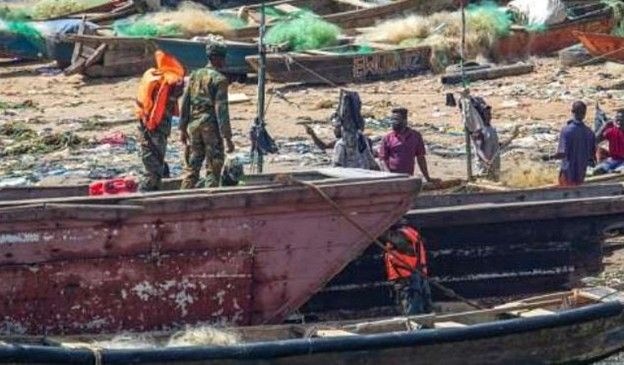 Navy seizes eight unregistered boats at New Takoradi