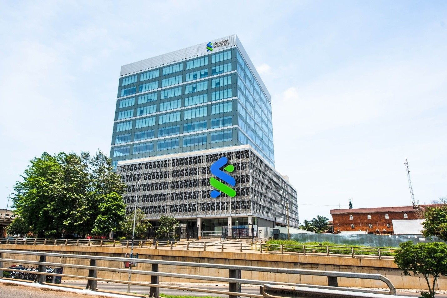 Standard Chartered explores sale of retail business