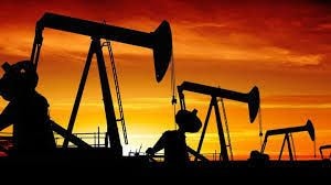 Oil refineries, offshore drillers face hurricane challenges amid pandemic