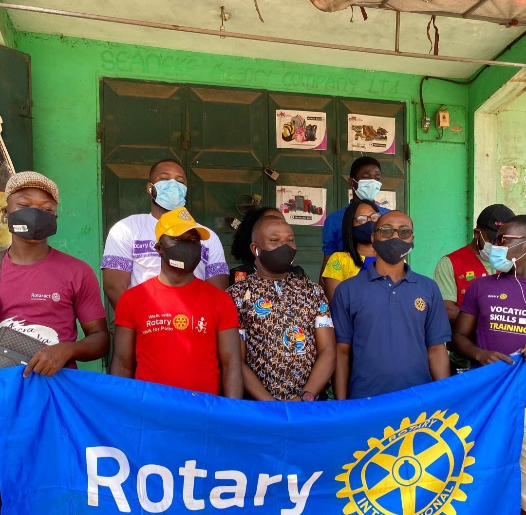 Rotary Club of Accra –Tesano and Accra- Legon distribute branded nose masks to Tsokomey Fishing Community