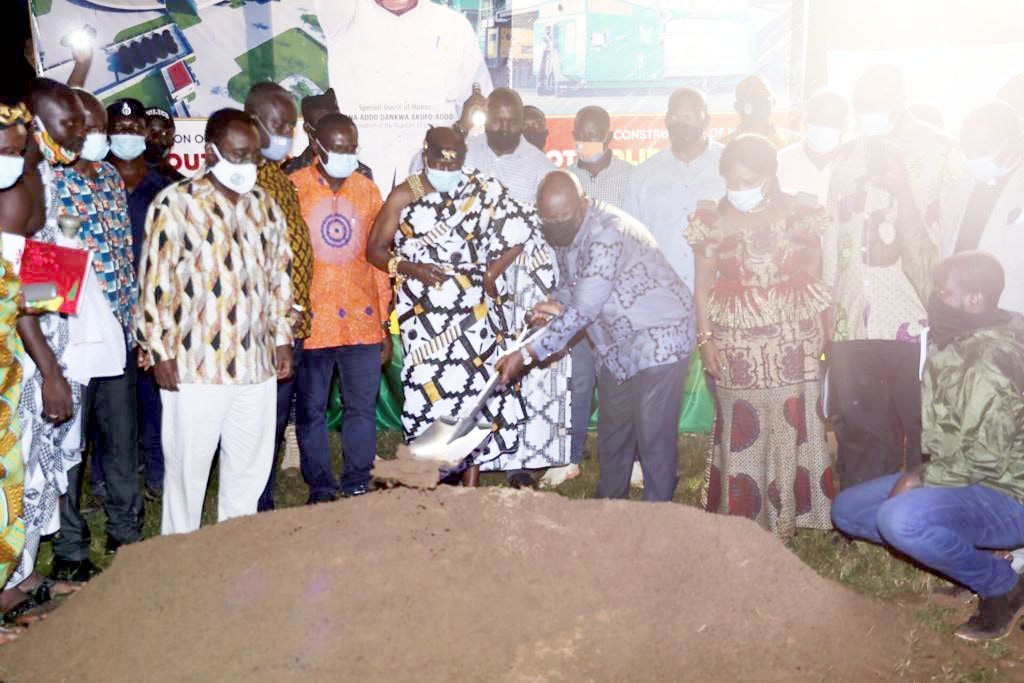Akufo-Addo cuts the sod for construction of waste-plant, stadium in Oti Region