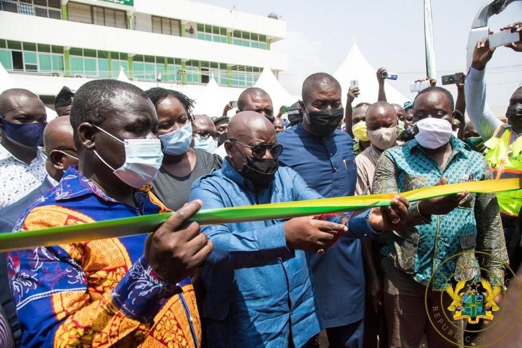 President hands over 100 ADB-funded buses to Intercity STC