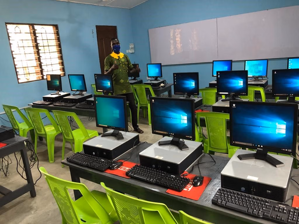 Staff of Vodafone spearhead four major community CSR projects