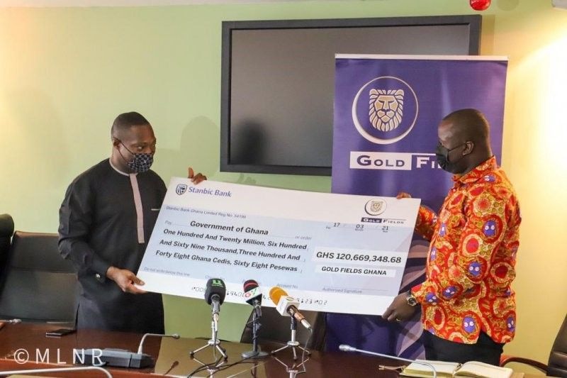 Gold Fields-Tarkwa Mine presents GH¢ 120.6m dividend to gov’t