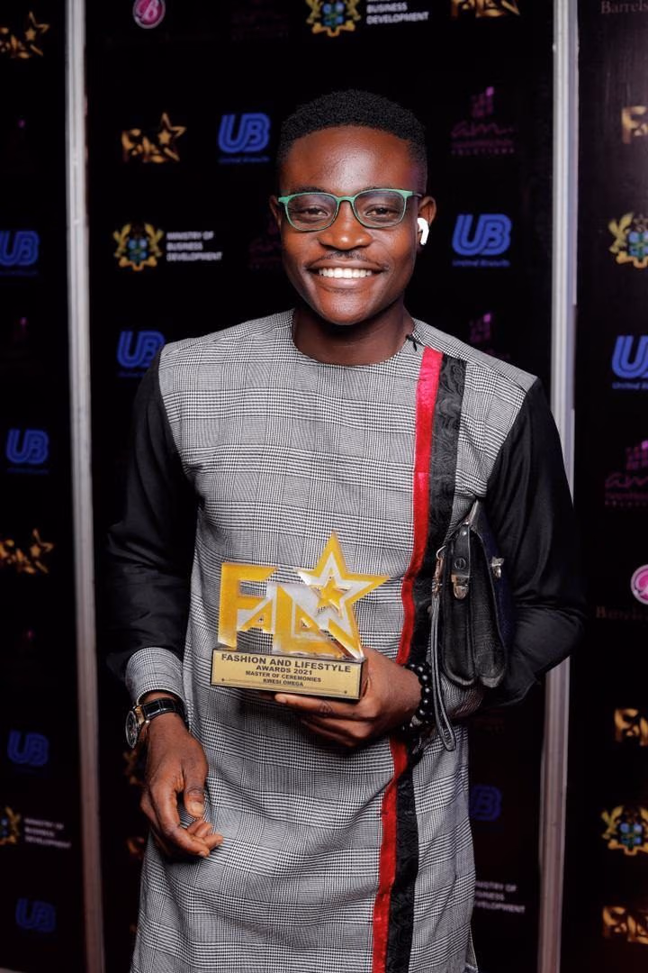 Kwesi Omega emerges as MC of the Year at Fashion and Lifestyle Award 2021